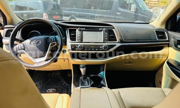 Sayi Na hannu Toyota Highlander Black Mota in Yaounde a Babban Kamaru Sayi Na hannu Toyota Highlander Black Mota in Yaounde a Babban Kamaru