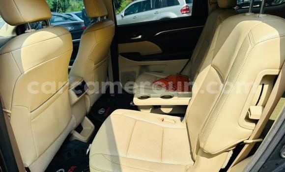 Sayi Na hannu Toyota Highlander Black Mota in Yaounde a Babban Kamaru Sayi Na hannu Toyota Highlander Black Mota in Yaounde a Babban Kamaru