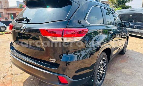 Sayi Na hannu Toyota Highlander Black Mota in Yaounde a Babban Kamaru Sayi Na hannu Toyota Highlander Black Mota in Yaounde a Babban Kamaru