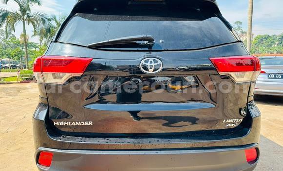 Sayi Na hannu Toyota Highlander Black Mota in Yaounde a Babban Kamaru Sayi Na hannu Toyota Highlander Black Mota in Yaounde a Babban Kamaru