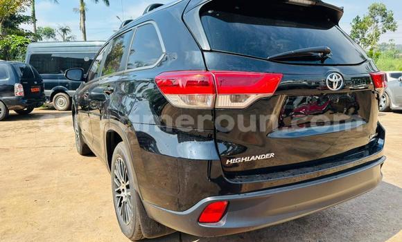Sayi Na hannu Toyota Highlander Black Mota in Yaounde a Babban Kamaru Sayi Na hannu Toyota Highlander Black Mota in Yaounde a Babban Kamaru