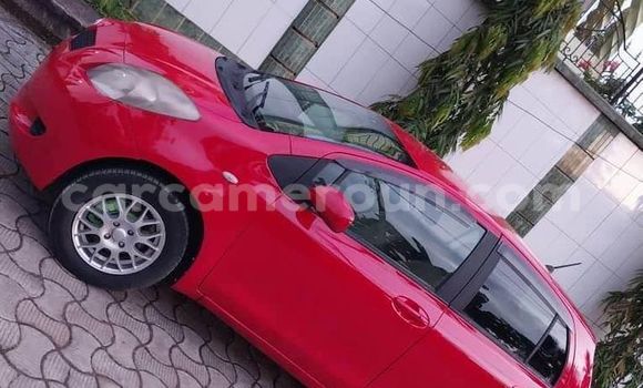 Sayi Na hannu Toyota Yaris Red Mota in Douala a Ƙasar Kamaru Sayi Na hannu Toyota Yaris Red Mota in Douala a Ƙasar Kamaru