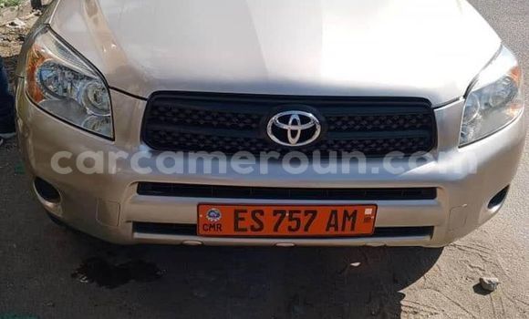 Sayi Na hannu Toyota RAV4 Sauran Mota in Douala a Ƙasar Kamaru Sayi Na hannu Toyota RAV4 Sauran Mota in Douala a Ƙasar Kamaru