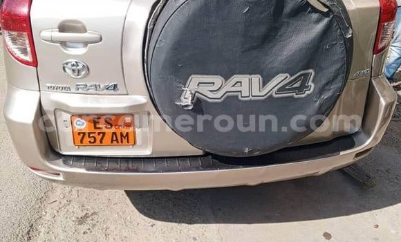 Sayi Na hannu Toyota RAV4 Sauran Mota in Douala a Ƙasar Kamaru Sayi Na hannu Toyota RAV4 Sauran Mota in Douala a Ƙasar Kamaru