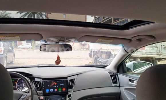 Sayi Na hannu Hyundai Sonata Sauran Mota in Douala a Ƙasar Kamaru Sayi Na hannu Hyundai Sonata Sauran Mota in Douala a Ƙasar Kamaru