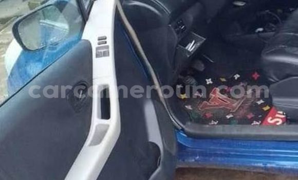 Sayi Na hannu Toyota Yaris Blue Mota in Douala a Ƙasar Kamaru Sayi Na hannu Toyota Yaris Blue Mota in Douala a Ƙasar Kamaru