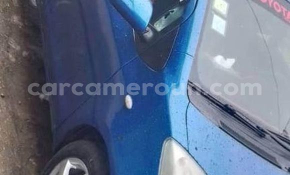 Sayi Na hannu Toyota Yaris Blue Mota in Douala a Ƙasar Kamaru Sayi Na hannu Toyota Yaris Blue Mota in Douala a Ƙasar Kamaru