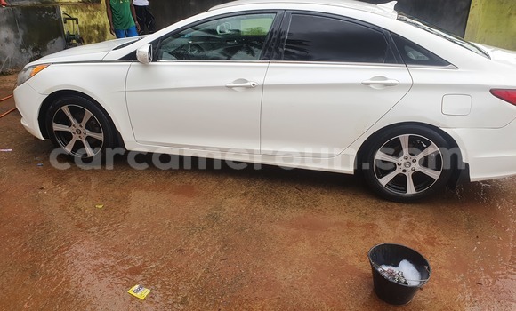 Sayi Na hannu Hyundai Sonata White Mota in Yaounde a Babban Kamaru Sayi Na hannu Hyundai Sonata White Mota in Yaounde a Babban Kamaru