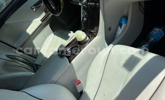 Sayi Na hannu Toyota Venza White Mota in Douala a Ƙasar Kamaru Sayi Na hannu Toyota Venza White Mota in Douala a Ƙasar Kamaru