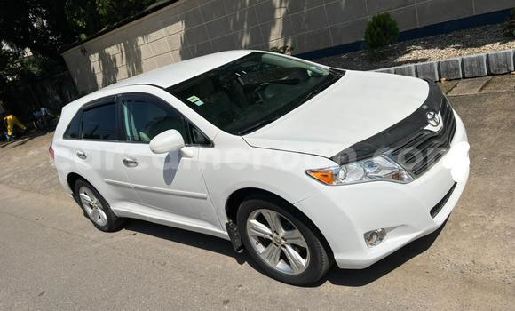 Sayi Na hannu Toyota Venza White Mota in Douala a Ƙasar Kamaru Sayi Na hannu Toyota Venza White Mota in Douala a Ƙasar Kamaru