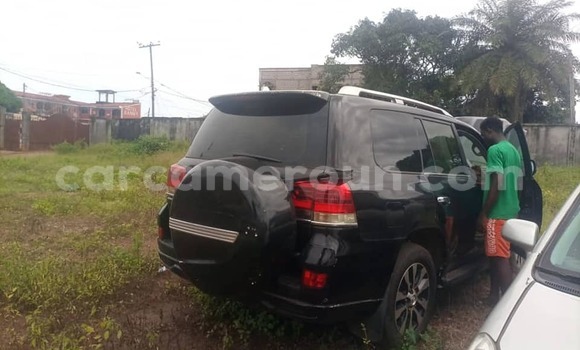 Acheter Occasion Voiture Toyota Land Cruiser Noir à Yaoundé, Central Cameroon Acheter Occasion Voiture Toyota Land Cruiser Noir à Yaoundé, Central Cameroon