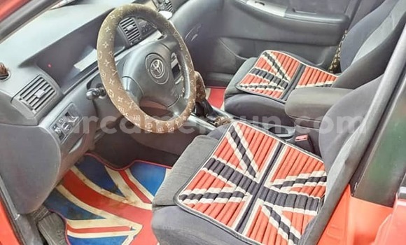 Sayi Na hannu Toyota Corolla Red Mota in Yaounde a Babban Kamaru Sayi Na hannu Toyota Corolla Red Mota in Yaounde a Babban Kamaru