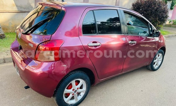 Sayi Na hannu Toyota Yaris Red Mota in Yaounde a Babban Kamaru Sayi Na hannu Toyota Yaris Red Mota in Yaounde a Babban Kamaru