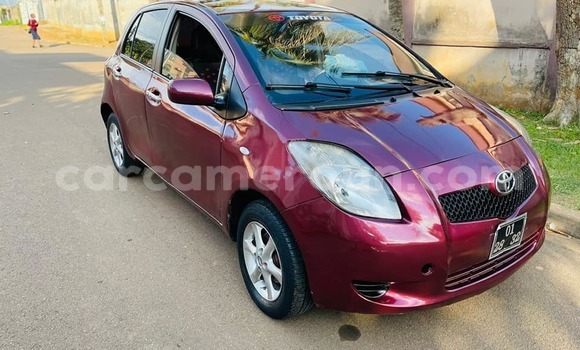 Sayi Na hannu Toyota Yaris Red Mota in Yaounde a Babban Kamaru Sayi Na hannu Toyota Yaris Red Mota in Yaounde a Babban Kamaru