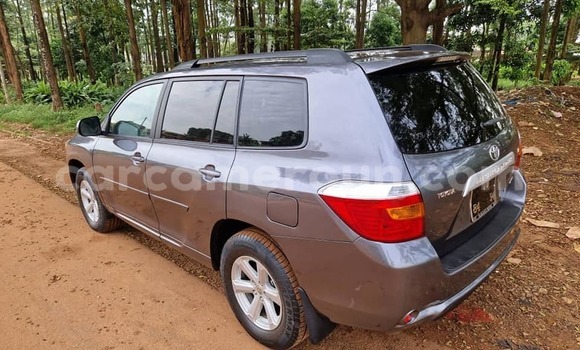 Sayi Na hannu Toyota Highlander Sauran Mota in Yaounde a Babban Kamaru Sayi Na hannu Toyota Highlander Sauran Mota in Yaounde a Babban Kamaru