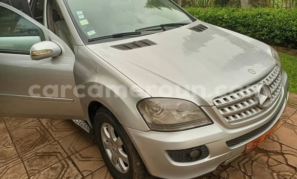 Sayi Na hannu Toyota Altis Sauran Mota in Yaounde a Babban Kamaru Sayi Na hannu Toyota Altis Sauran Mota in Yaounde a Babban Kamaru