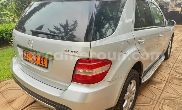 Sayi Na hannu Toyota Altis Sauran Mota in Yaounde a Babban Kamaru Sayi Na hannu Toyota Altis Sauran Mota in Yaounde a Babban Kamaru