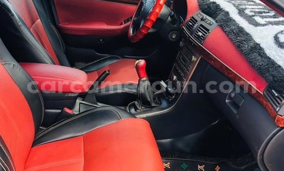 Sayi Na hannu Toyota Avensis Black Mota in Yaounde a Babban Kamaru Sayi Na hannu Toyota Avensis Black Mota in Yaounde a Babban Kamaru