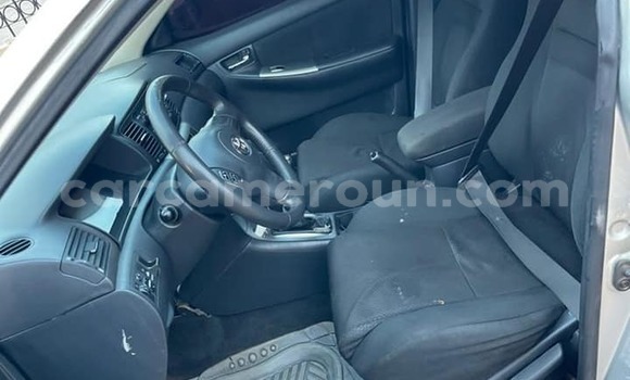 Sayi Na hannu Toyota Corolla Sauran Mota in Yaounde a Babban Kamaru Sayi Na hannu Toyota Corolla Sauran Mota in Yaounde a Babban Kamaru