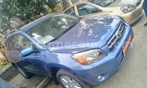 Sayi Na hannu Toyota RAV4 Blue Mota in Yaounde a Babban Kamaru Sayi Na hannu Toyota RAV4 Blue Mota in Yaounde a Babban Kamaru
