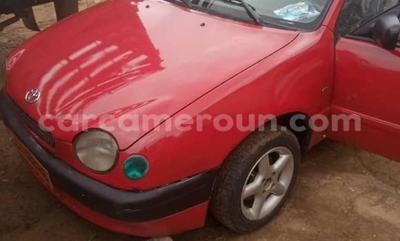 Sayi Na hannu Volkswagen Beetle Red Mota in Yaounde a Babban Kamaru Sayi Na hannu Volkswagen Beetle Red Mota in Yaounde a Babban Kamaru