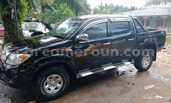 Sayi Na hannu Toyota Pickup Black Mota in Yaounde a Babban Kamaru Sayi Na hannu Toyota Pickup Black Mota in Yaounde a Babban Kamaru