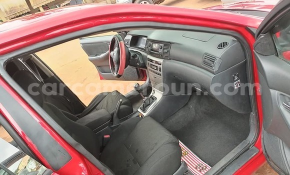 Sayi Na hannu Toyota Corolla Red Mota in Yaounde a Babban Kamaru Sayi Na hannu Toyota Corolla Red Mota in Yaounde a Babban Kamaru
