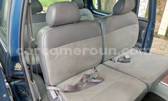 Sayi Na hannu Nissan Serena Blue Mota in Douala a Ƙasar Kamaru Sayi Na hannu Nissan Serena Blue Mota in Douala a Ƙasar Kamaru