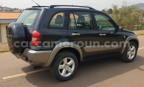 Sayi Na hannu Toyota RAV4 Black Mota in Yaounde a Babban Kamaru Sayi Na hannu Toyota RAV4 Black Mota in Yaounde a Babban Kamaru