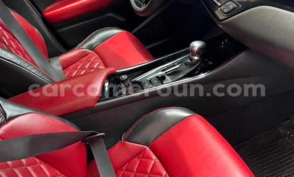 Sayi Na hannu Toyota C-HR Red Mota in Douala a Ƙasar Kamaru Sayi Na hannu Toyota C-HR Red Mota in Douala a Ƙasar Kamaru