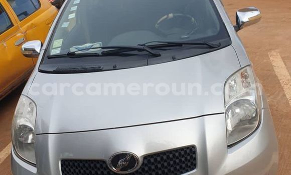 Acheter Occasion Voiture Toyota Yaris Gris à Yaoundé, Central Cameroon Acheter Occasion Voiture Toyota Yaris Gris à Yaoundé, Central Cameroon