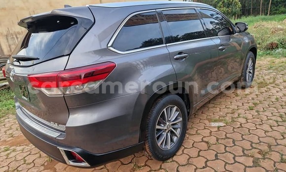 Acheter Occasion Voiture Toyota Highlander Noir à Yaoundé, Central Cameroon