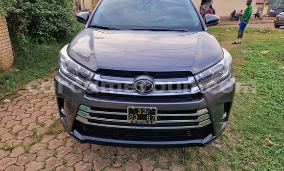 Acheter Occasion Voiture Toyota Highlander Noir à Yaoundé, Central Cameroon Acheter Occasion Voiture Toyota Highlander Noir à Yaoundé, Central Cameroon