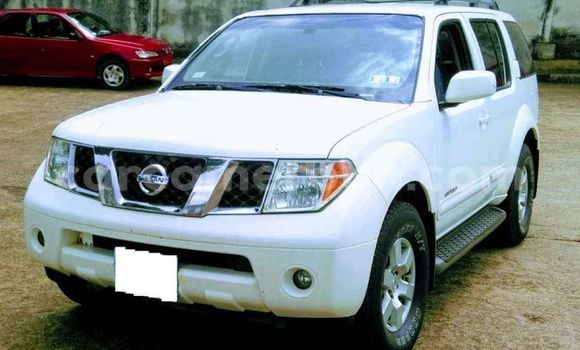 Acheter Occasion Voiture Nissan Pathfinder Blanc à Yaoundé, Central Cameroon Acheter Occasion Voiture Nissan Pathfinder Blanc à Yaoundé, Central Cameroon