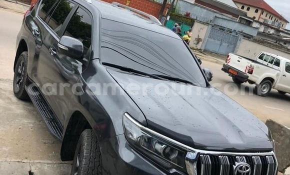 Buy Used Toyota Highlander Black Car in Yaounde in Central Cameroon