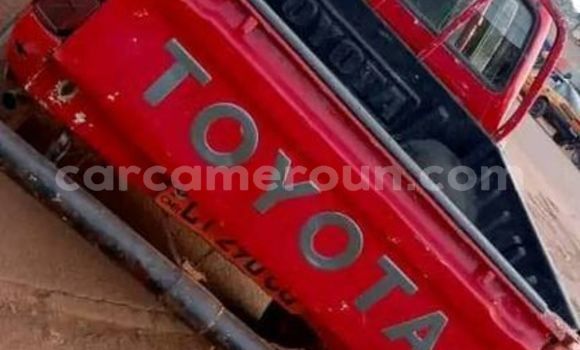 Sayi Na hannu Toyota Hilux Red Mota in Douala a Ƙasar Kamaru Sayi Na hannu Toyota Hilux Red Mota in Douala a Ƙasar Kamaru