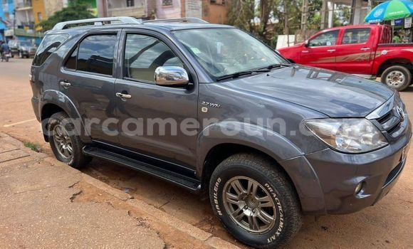 Sayi Na hannu Toyota Fortuner Sauran Mota in Yaounde a Babban Kamaru Sayi Na hannu Toyota Fortuner Sauran Mota in Yaounde a Babban Kamaru