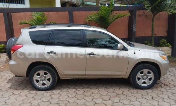 Sayi Na hannu Toyota RAV4 Sauran Mota in Yaounde a Babban Kamaru Sayi Na hannu Toyota RAV4 Sauran Mota in Yaounde a Babban Kamaru