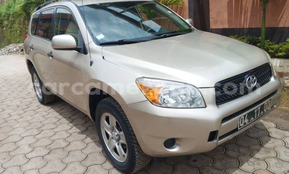Sayi Na hannu Toyota RAV4 Sauran Mota in Yaounde a Babban Kamaru Sayi Na hannu Toyota RAV4 Sauran Mota in Yaounde a Babban Kamaru