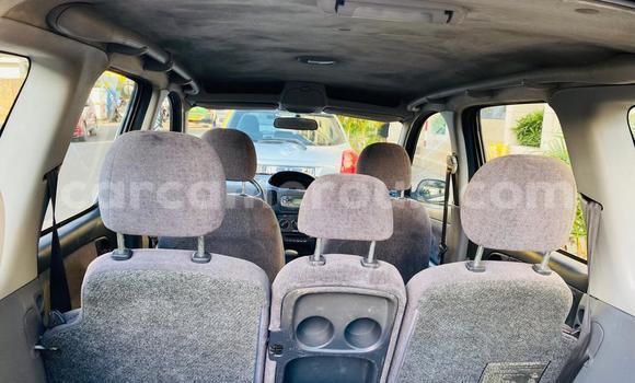 Sayi Imported Toyota Yaris Verso M Mota in Douala a Ƙasar Kamaru Sayi Imported Toyota Yaris Verso M Mota in Douala a Ƙasar Kamaru