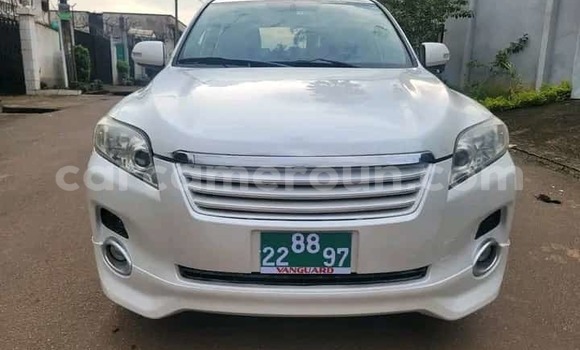 Sayi Na hannu Toyota Vanguard White Mota in Yaounde a Babban Kamaru