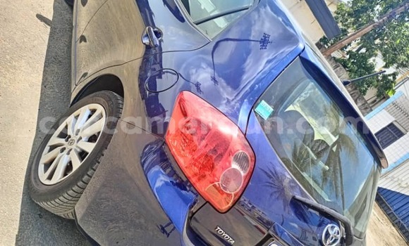 Sayi Imported Toyota Auris Blue Mota in Douala a Ƙasar Kamaru Sayi Imported Toyota Auris Blue Mota in Douala a Ƙasar Kamaru