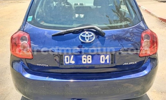 Sayi Imported Toyota Auris Blue Mota in Douala a Ƙasar Kamaru Sayi Imported Toyota Auris Blue Mota in Douala a Ƙasar Kamaru