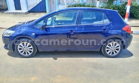 Sayi Imported Toyota Auris Blue Mota in Douala a Ƙasar Kamaru Sayi Imported Toyota Auris Blue Mota in Douala a Ƙasar Kamaru