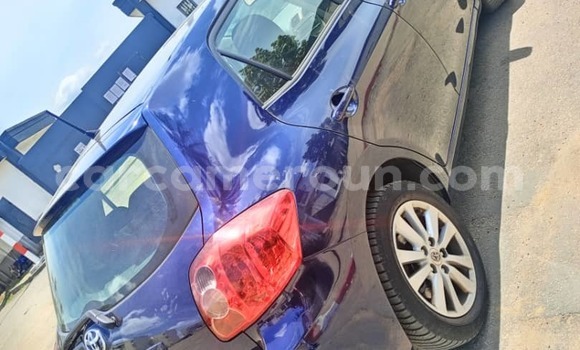 Sayi Imported Toyota Auris Blue Mota in Douala a Ƙasar Kamaru Sayi Imported Toyota Auris Blue Mota in Douala a Ƙasar Kamaru