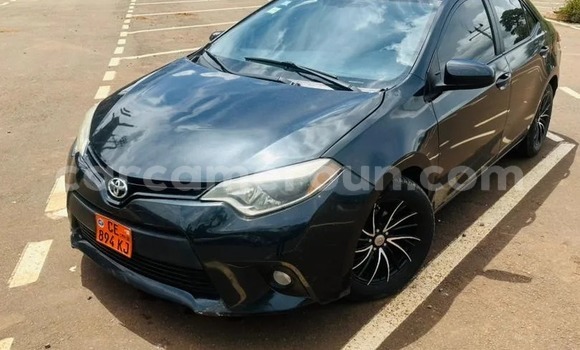 Sayi Na hannu Toyota Corolla Black Mota in Yaounde a Babban Kamaru