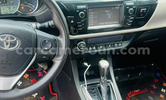 Sayi Na hannu Toyota Corolla Black Mota in Yaounde a Babban Kamaru Sayi Na hannu Toyota Corolla Black Mota in Yaounde a Babban Kamaru