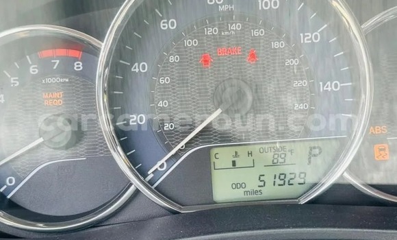 Sayi Na hannu Toyota Corolla Black Mota in Yaounde a Babban Kamaru Sayi Na hannu Toyota Corolla Black Mota in Yaounde a Babban Kamaru