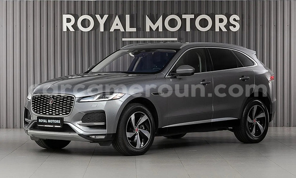 Sayi Imported Jaguar F-Pace Azurfa Mota in Douala a Ƙasar Kamaru