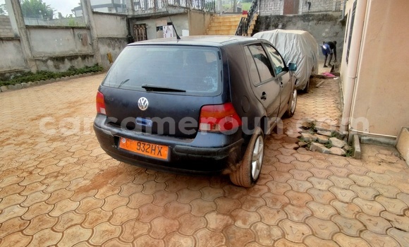 Sayi Na hannu Volkswagen Golf Blue Mota in Yaounde a Babban Kamaru